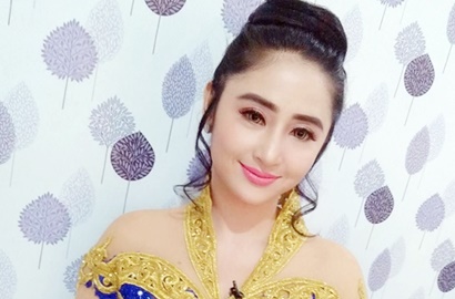 Heboh Kasus Jalur Busway, Polisi Akhirnya Benarkan Dewi Persik Dapat Pengawalan?