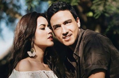 Raisa Tutupi Perut, Tangan 'Nakal' Hamish Daud Jadi Sorotan