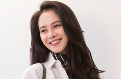 Antusias, Song Ji Hyo Lagi-Lagi Pamer Foto Karakternya di 'Assistant Manager B'