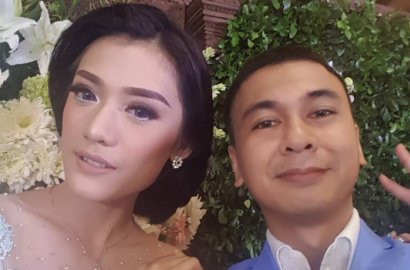 Joget dengan Anissa Aziza saat Tunangan, Raditya Dika Pasang Wajah Datar