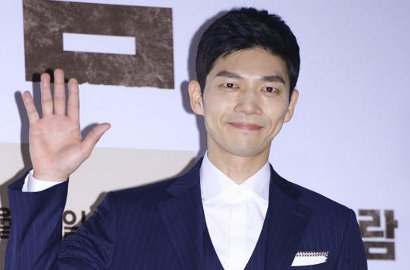 Reuni dengan Penulis, Lawan Song Joong Ki di 'DOTS' Ini Gabung 'Mr Sunshine'
