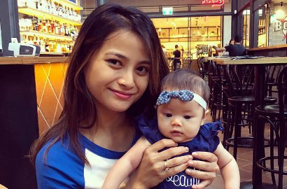 Baru Usia 3 Bulan, Bayi 'Bule' Acha Septriasa Sudah Sadar Kamera