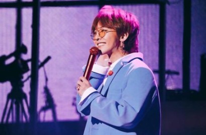 Gantian, GD Beri Hadiah Spesial Ini Untuk IU Sebelum Konser