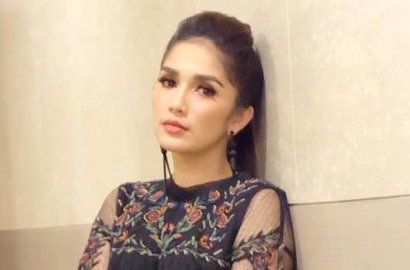 Namanya Dicatut untuk Jualan Brand Make-Up Lain, Ussy Sulistiawaty Geram