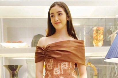 Pakai Gaun Emas di Pemotretan, Ranty Maria Dipuji Cantik Bak Bidadari