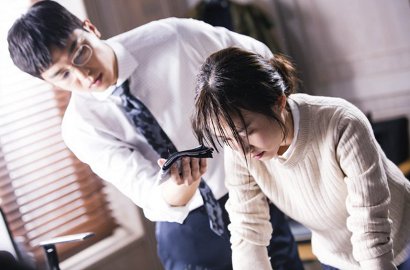 Seriusnya Yeon Woo Jin dan Park Eun Bin Dingin-Dingin Syuting 'Nothing to Lose'
