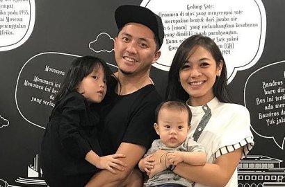 Rela Susah Senang Bersama Istri, Ananda Omesh Buktikan Lewat Foto Ini