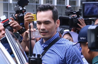 Unggah Foto Berada di Kantor Polisi, Netter Sebut Atalarik Syah Penuh Drama