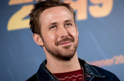 Syuting 'First Man', Ryan Gosling Jadi Neil Armstrong yang Rumahnya Terbakar?