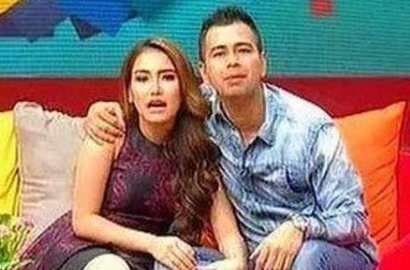 Raffi Ahmad Kepergok Duduk Disamping Ayu Ting Ting Sambil Lakukan Ini, Netter Makin Emosi