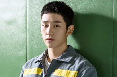 Awas Jatuh Cinta, Gantengnya Jung Hae In Berseragam Tentara di 'Wise Prison Life'
