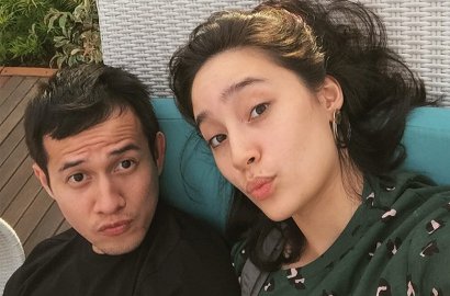 Lucunya Herjunot Ali 'Tegang' Diajak Belanja Perhiasan, Bawakan Tas Imut Tatjana
