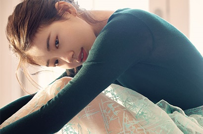 Pose Cantik Bak Peri Bunga, Suzy Bahas Tentang Akting Hingga Impian
