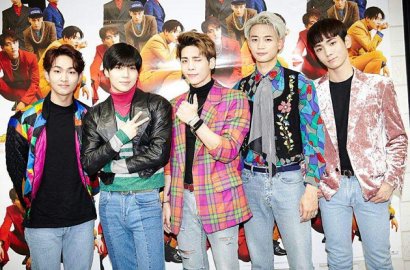 Para Member SHINee Ambil Peran Keluarga di Pemakaman Jonghyun