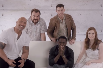 Rilis MV 'Jumanji Jumanji', Aksi Nick Jonas-Jack Black Bikin Dwayne Johnson Speechless