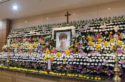 Jenazah Sudah Dimasukkan Peti Mati, Keluarga Rahasiakan Tempat Jonghyun Akan Dimakamkan