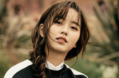 Sudah Dewasa, Kim So Hyun Tampilkan Pesonanya di Foto-Foto Ini