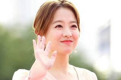 Gelar Siaran V Live, Park Bo Young Hibur dan Tenangkan Fans Seperti Ini