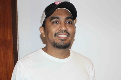 Glenn Fredly Makan Bareng Kekasih, Netter Salah Fokus Sebut Mirip Sunan Kalijaga
