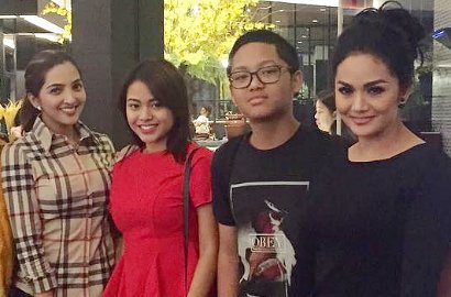 Ikuti Jejak Aurel, Azriel Juga Dibully Karena Pamer Foto Ashanty di Hari Ibu