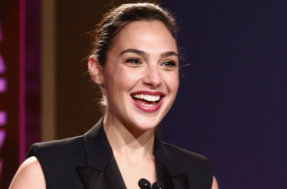 Filmnya Selalu Sukses, Gal Gadot Dapat Penghargaan di Critics' Choice Awards