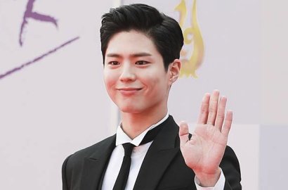 Difoto Candid, Gantengnya Park Bo Gum Jalan-Jalan di Jepang Bikin Netter Melongo
