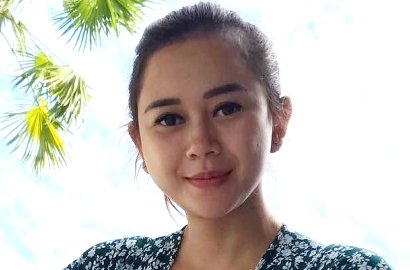Aura Kasih Pamer Foto Bareng Kekasih Bule saat Liburan, Netter: Jangan Sampai Lepas