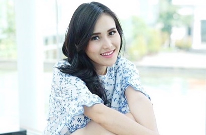 Pasang Muka Kecut saat Salaman dengan Andika, Ayu Ting Ting Dihujat Sok Cantik