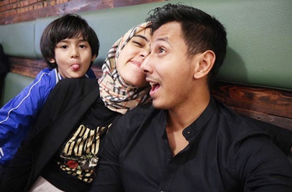Usai Potong Rambut, Ketampanan Putra Fairuz A. Rafiq Bikin Netter Terpesona