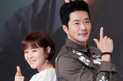Baca Naskah 'Mystery Queen 2', Kwon Sang Woo-Choi Kang Hee Masih Kompak dan Ceria