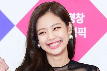 Berani Buka-Bukaan, Seksinya Jennie Pamer Paha dan Perut Ramping