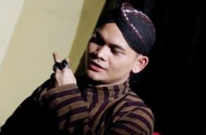 Jelang 2018, Mbah Mijan Ungkap Prediksi Mengejutkan Soal Karier Adik Julia Perez