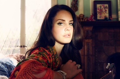 Lana Del Rey Tunjukkan Video Sesi Rekaman Album Terbarunya