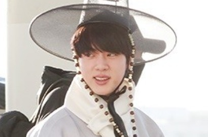 Pernah Bikin Heboh, Ternyata Begini Cerita Jin BTS Kenakan Hanbok di Bandara