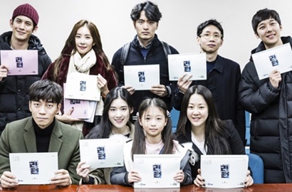 Go Hyun Jung Hingga Lee Jin Wook Serius di Sesi Pembacaan Naskah 'Return'