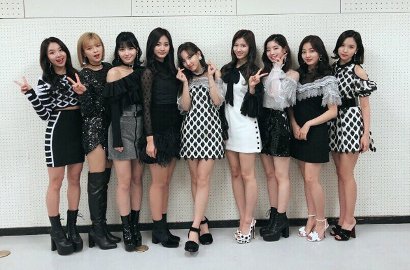 Raih Sederet Rekor Musik Ini Sepanjang 2017, Twice Bikin Netter Kagum