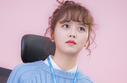 Tampil Beda Berambut Ikal, Kim So Hyun Imut Banget di BTS 'Radio Romance'