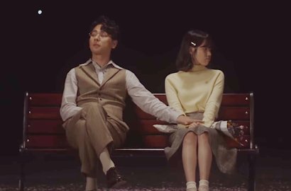 IU Nangis Kenang Kisah Cintanya dengan Park Jung Min di MV 'With the Heart to Forget You'