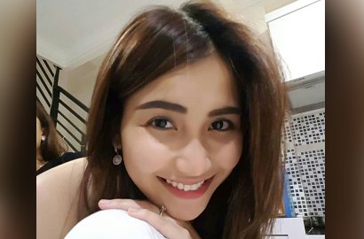Ayu Ting Ting Kabur Ditanya Isu Raffi Transfer Rp 52 Juta, Ayah Rozak Cuma Tertawa
