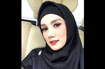 Nangis 2 Hari Syuting 'Wanita Perindu Surga', Mata Mulan Jameela Bengkak