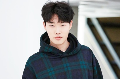 Punya Misi Khusus Ini, Ryu Jun Yeol Ceria Berangkat ke Kenya