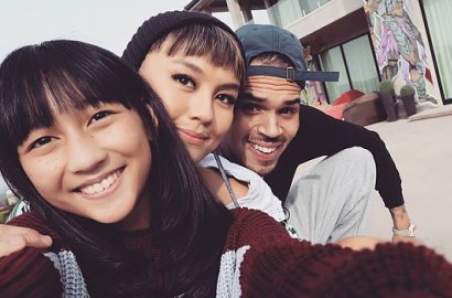 Agnes Monica 'Terciduk' Jalan Bareng Chris Brown, Netter Pertanyakan Nasib Pacar