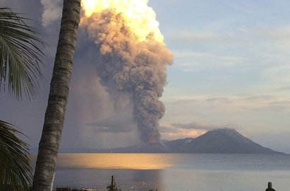 Dikenal Tak Aktif, Gunung Berapi di Papua Nugini Erupsi Hingga Berpotensi Tsunami