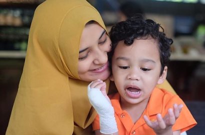 Tak Sabar Adiknya Lahir, Putra Shireen Sungkar Bikin Ketawa Lakukan Hal Gemesin Ini