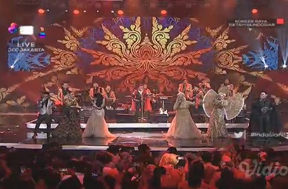 Buka 'Konser Raya Indosiar', Kerennya Rhoma Irama-Soimah cs Nyanyi Medley