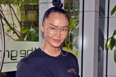 Kelly Tandiono Alami Pengalaman Mistis, Sutradara Ungkap Kesulitan Syuting 'Rumah Belanda'