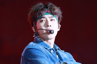 Tetap Tampil Keren, Ini Detik-Detik Mic Suho Lepas Saat EXO Manggung di GDA