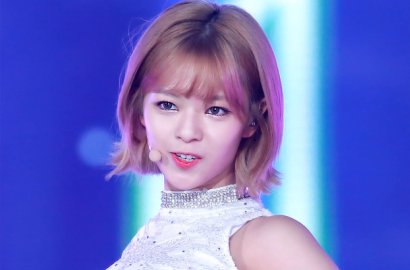 Kepergok Asyik Ngobrol dengan Fans di GDA 2018, Jeongyeon Twice Jadi Sorotan
