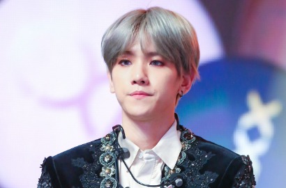 Adu Manly, Baekhyun Bikin Heboh Pamer Otot Lengan Saat di Dubai