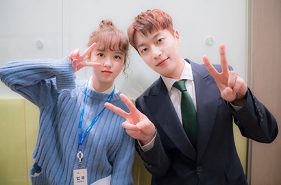 Kim So Hyun-Yoon Doo Joon dan Yoon Park Memukau di BTS Poster 'Radio Romance'